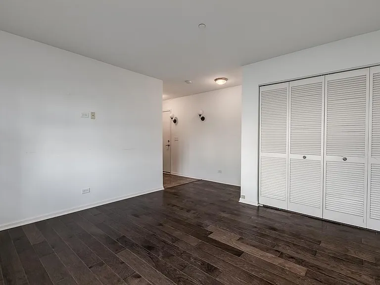 220 Laurel Ave — Photo 14
