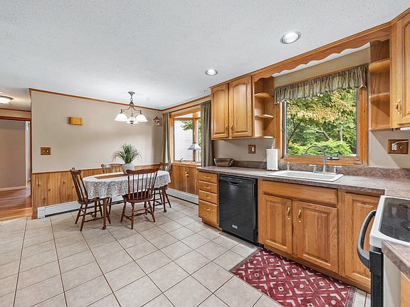 4th image of 254 McCarthy Ave