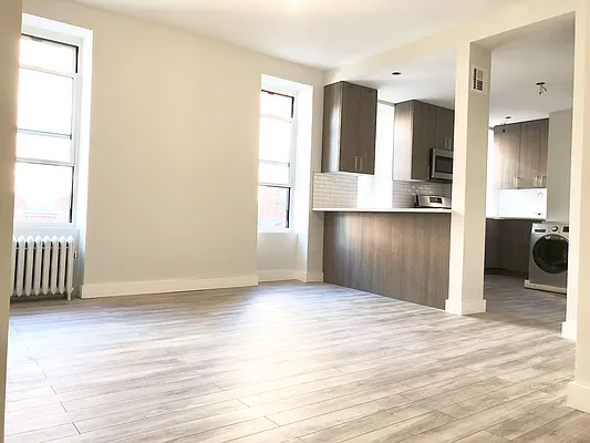 Rented by Realty 2000 Associates Ltd | media 13