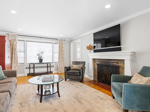 5th image of 60 Douglas Rd