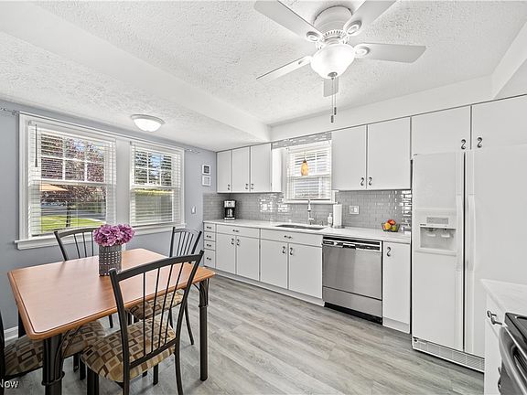 2nd image of 1257 Summit Dr