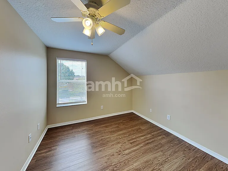 11002 Newbridge Dr — Photo 18