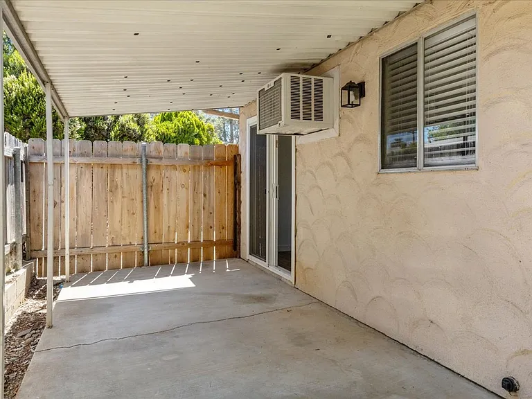1309 S Juniper St — Photo 11