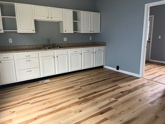5th image of 503 W Main St