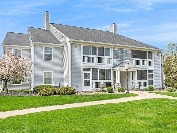 3rd image of 382 Boyer Ct