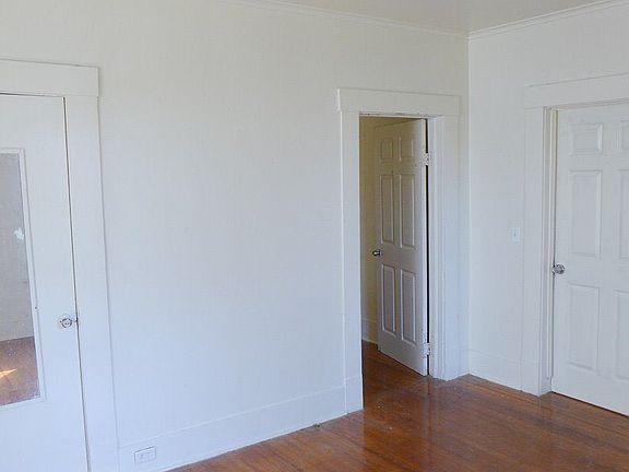 5th image of 1025 Foster St