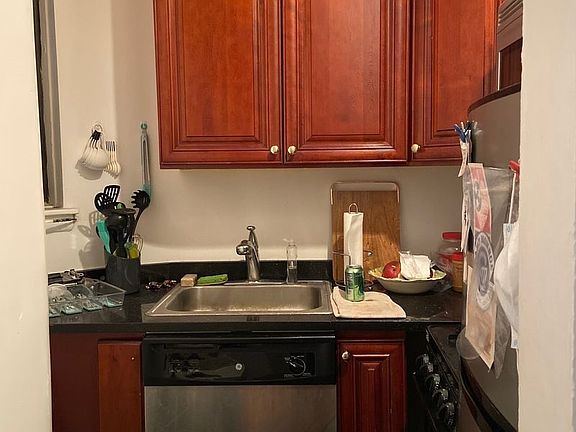 4th image of 430 E 83rd St APT 3D