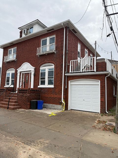 1st image of 606 W Walnut St #1