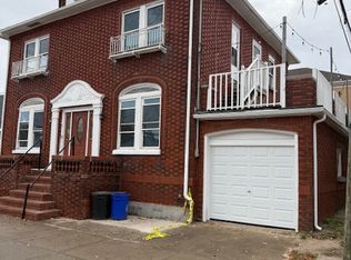 606 W Walnut St #1, Long Beach, NY 11561