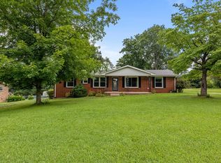 211 Tidwell St, Burns, TN 37029