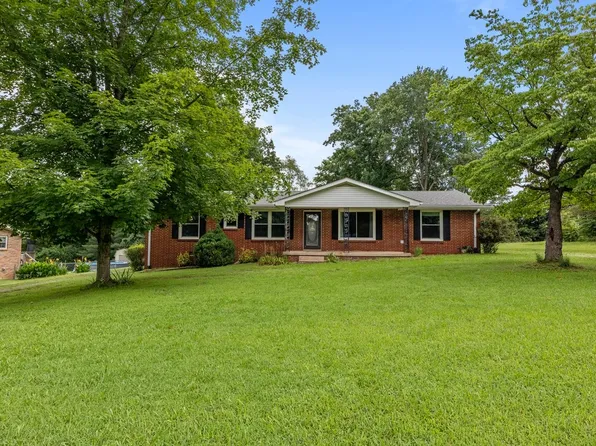 211 Tidwell St, Burns, TN 37029