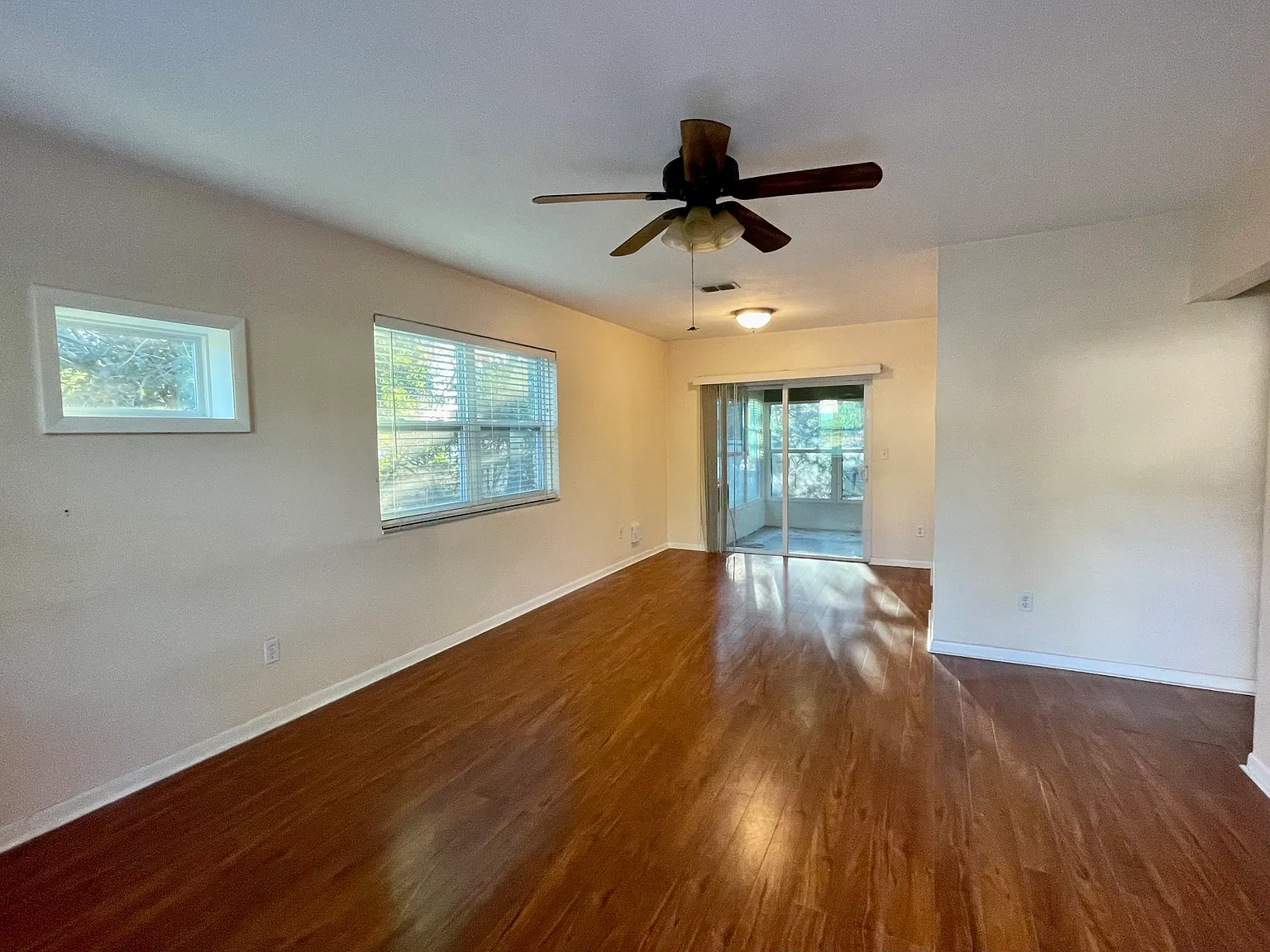 1061 Marlow Ave — Photo 2