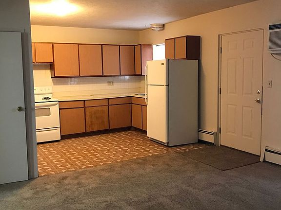 2nd image of 2323 Newton St APT 21