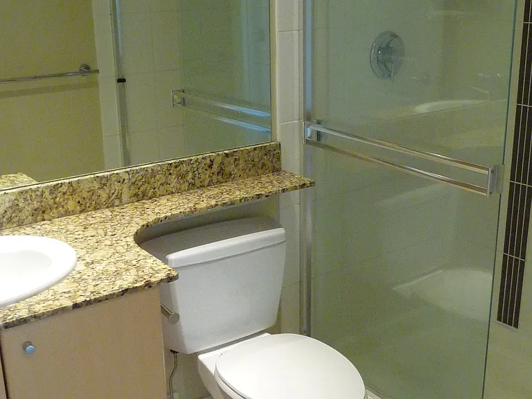 5028 Kwantlen St #1703 — Photo 14