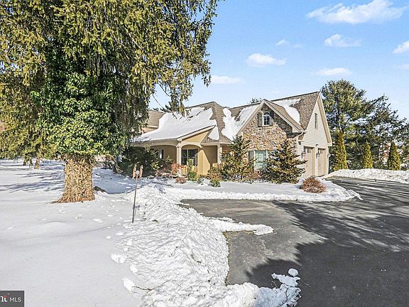 3rd image of 4417 Fargreen Rd