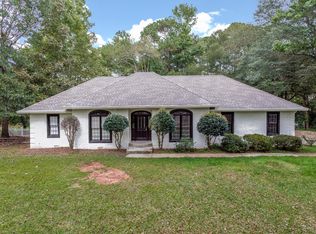215 Clearview Cir, McDonough, GA 30253