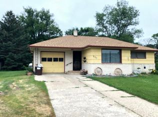 921 3rd Ave NW, Valley City, ND 58072