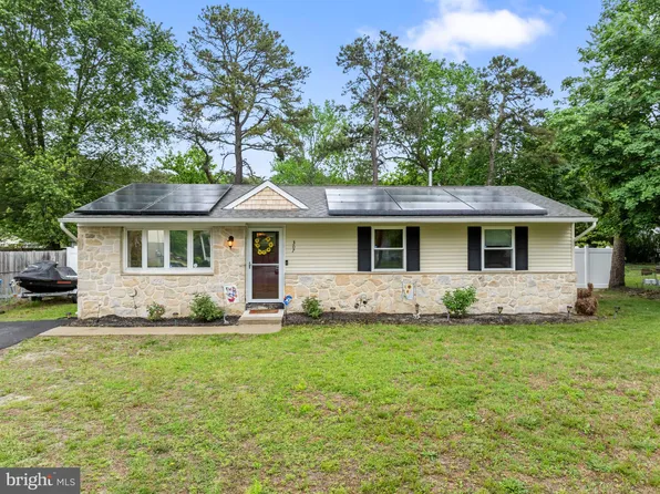 307 Seminole Trl, Browns Mills, NJ 08015