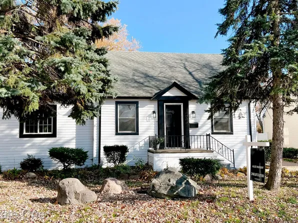 28408 Gladstone St, Saint Clair Shores, MI 48081