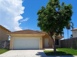 8901 SW 214th St, Cutler Bay, FL 33189