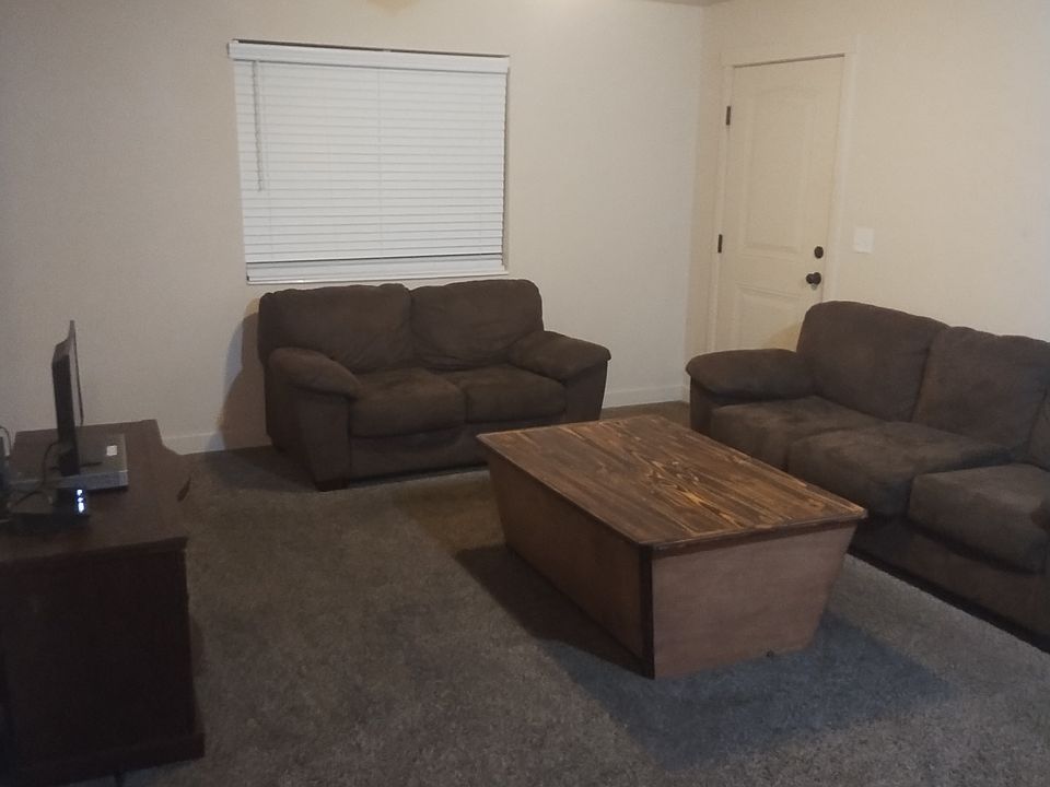2nd image of 425 Greenview Loop #301
