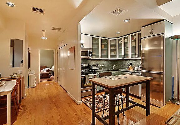 3rd image of 253 W 73rd St APT 1E