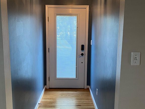 5th image of 843 Little Bay Ave