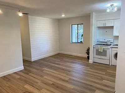 151 Springwood Cir #C — Photo 5