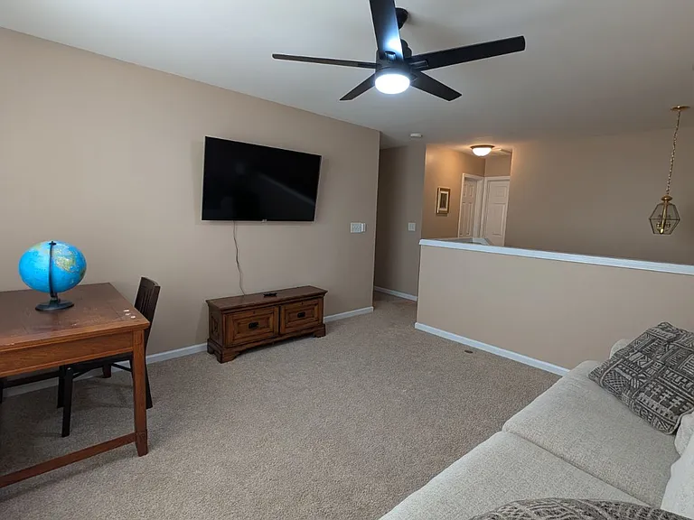 15569 Stronvar House Ln — Photo 7