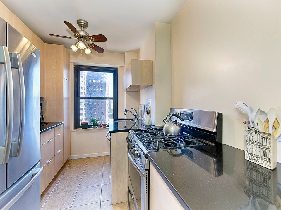 1st image of 415 Grand St APT E1301