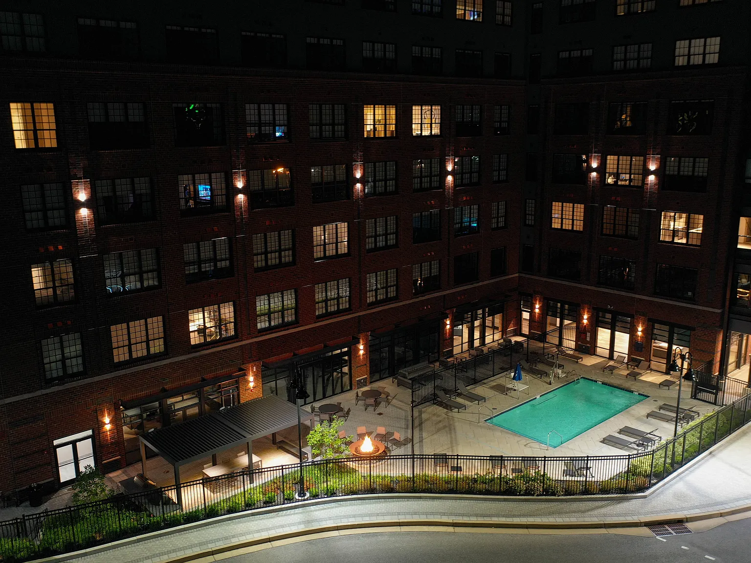 The Met at Metro Centre Apartments — Photo 3