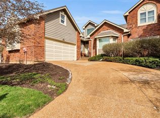 706 Willow Spring Hill Ct, Chesterfield, MO