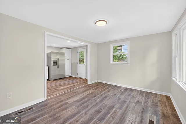 3 bed, 840 sqft, $1,600 — Photo 3