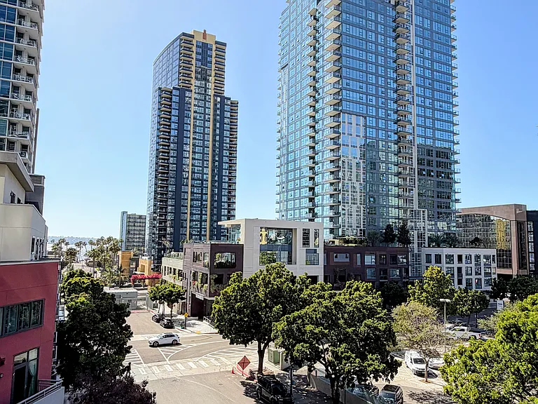 1240 India St #517 — Photo 40