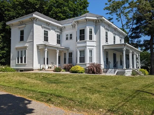 635 Washington St, Holliston, MA 01746