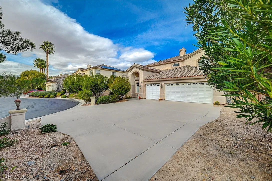 4 bed, 3.5 bath, 3578 sqft, $4,240 — Photo 4