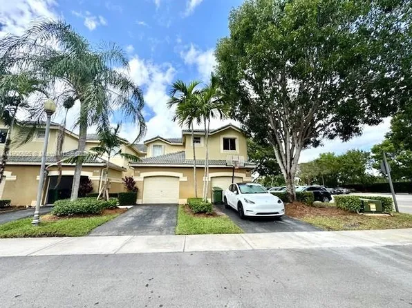 2567 Cordoba Bnd, Fort Lauderdale, FL 33327