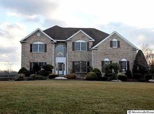 5 Plantation Dr, Freehold, NJ 07728