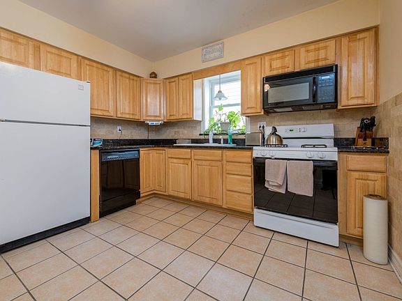 4th image of 4310 N Meade Ave #1