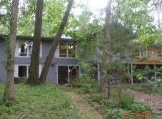 2100 Hidden Valley Dr, Crown Point, IN 46307