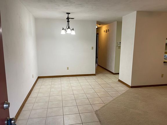 2nd image of 2033 Gardenbrook Ln