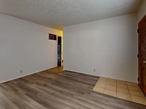 4th image of 2102-2104 Avalon Pl