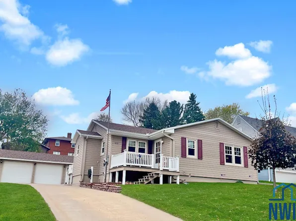 408 W Cedar St, Hinton, IA 51024
