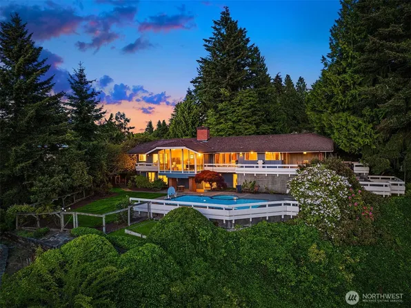 660 SW 199th Place, Normandy Park, WA 98166