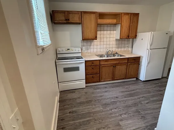 119 W 10th Ave #2, Hutchinson, KS 67501
