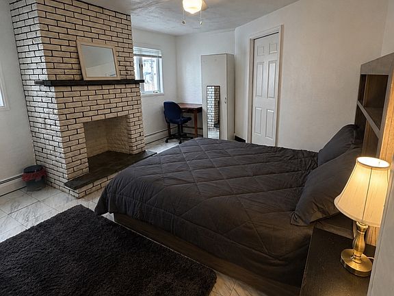 3rd image of 131 Webster St #1U