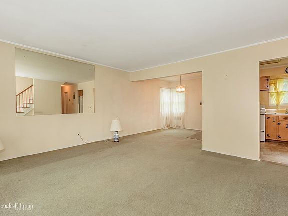 4th image of 86 Brennan St