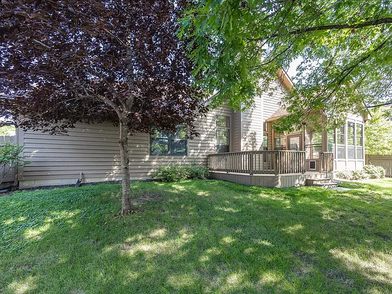 11179 Avery Row — Photo 29