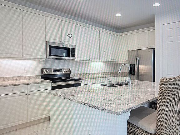 5th image of 21012 SW Modena Way