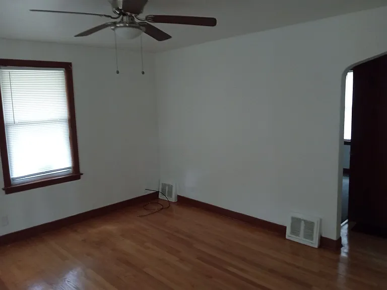 12356 S La Salle St — Photo 5
